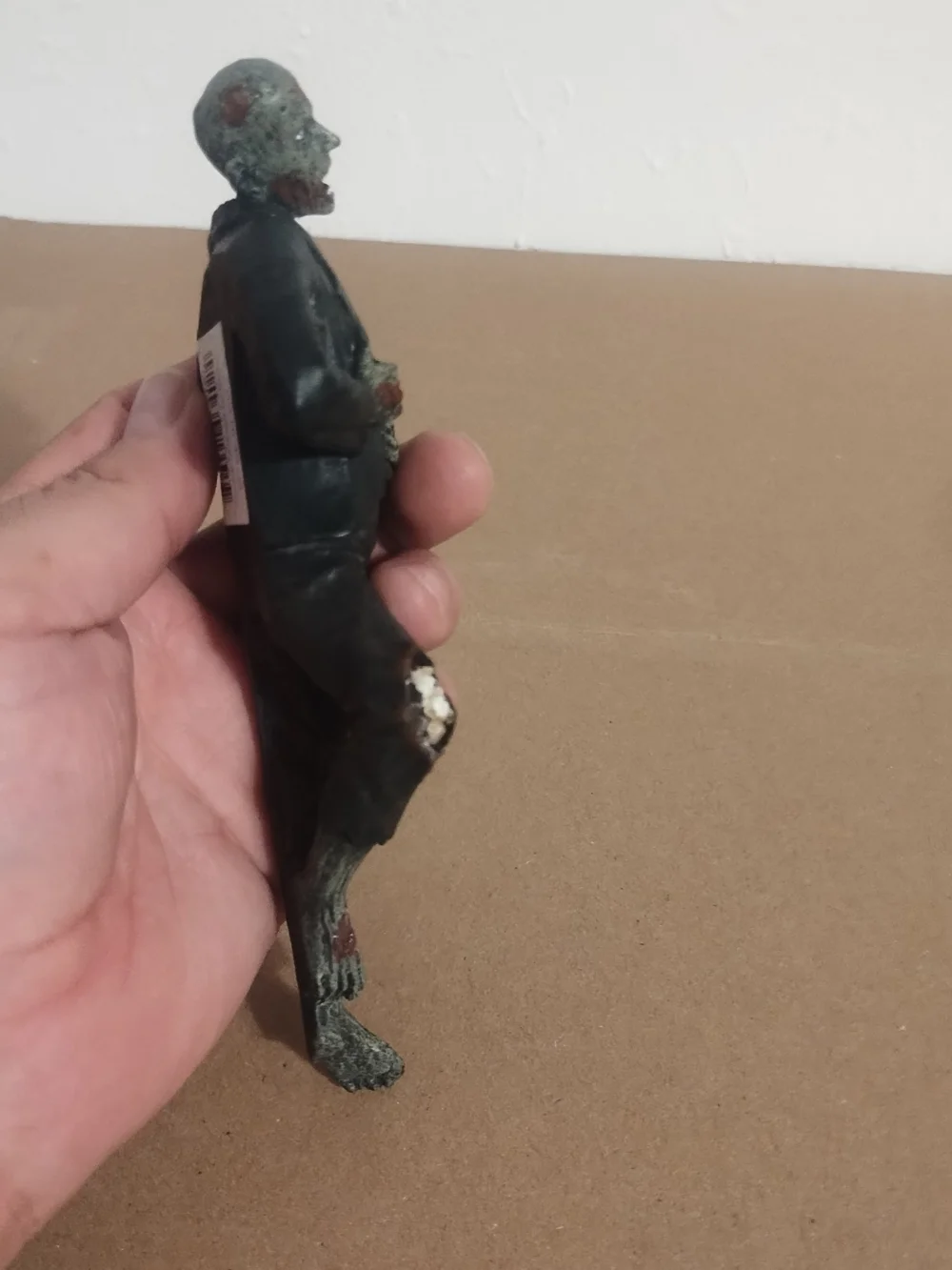Amazing Gift Walking Dead Zombie Pen Holder Figurine 6.75